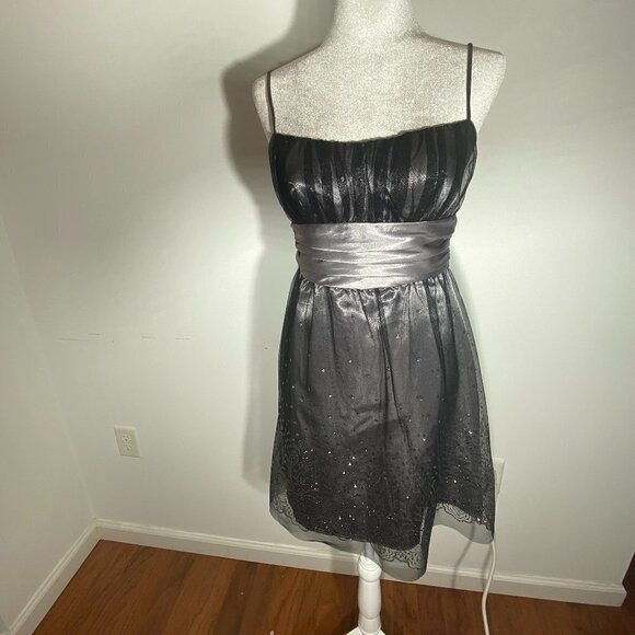Masquerade Formal Dress Black/Silver Size 7/8 - Picture 1 of 8